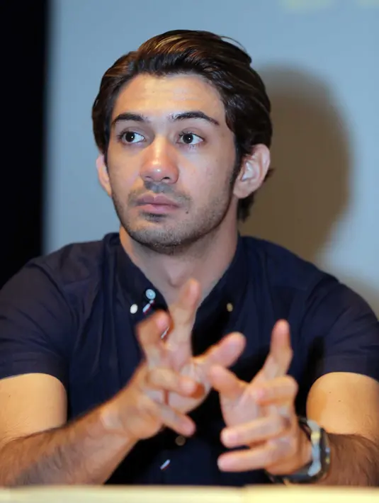 Komite Seleksi digagas oleh Persatuan Perusahaan Film Indonesia (PPFI) itu beranggotakan 13 orang profesional. Satu diantaranya aktor Reza Rahadian. Bersama juri lain, menyeleksi film yang akan bersaing di ajang Hollywood 2017 mendatang. (Deki Prayoga)