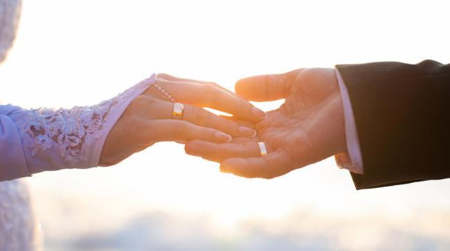 Dalam pernikahan, restu orangtua sangatlah penting/copyright pixabay.com