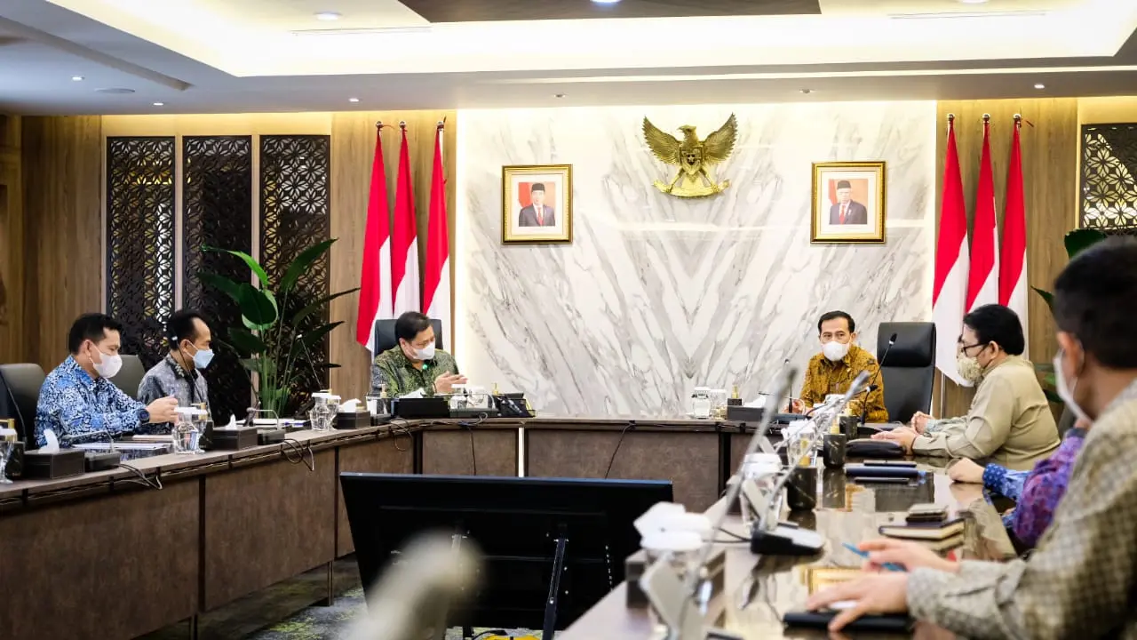 Menteri Koordinator Bidang Perekonomian Airlangga Hartarto menerima kunjungan jajaran Ombudsman di kantor Kemenko Perekonomian, Selasa 18 Mei 2021. Dok Kemenko