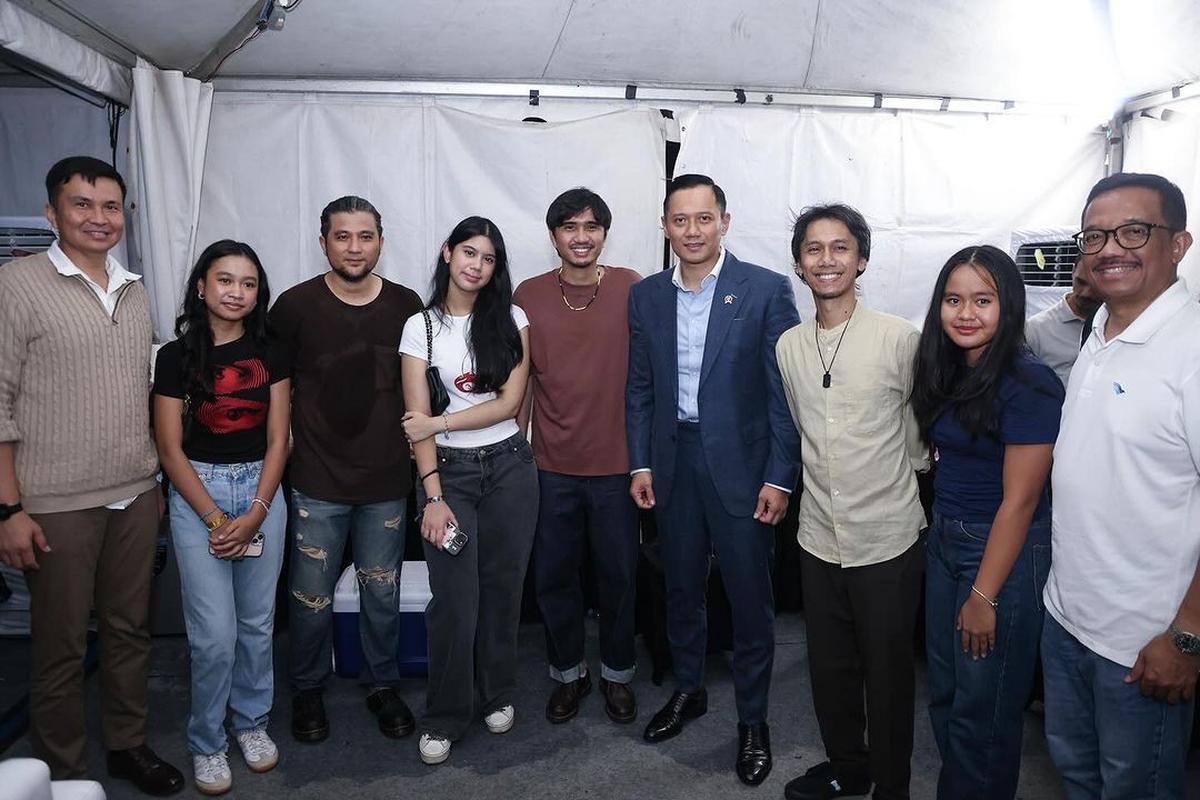 Menteri AHY Ajak Sang Putri Nonton Konser Sheila On 7