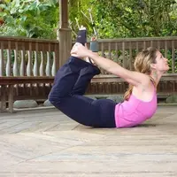 Yuk, lakukan 6 gerakan yoga berikut ini biar perutmu rata. :D