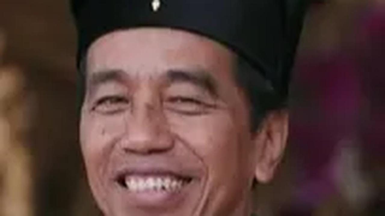 VIDEO: Jokowi Ungkap Sampai Tikungan Desa Ada Foto Saya Bareng Capres
