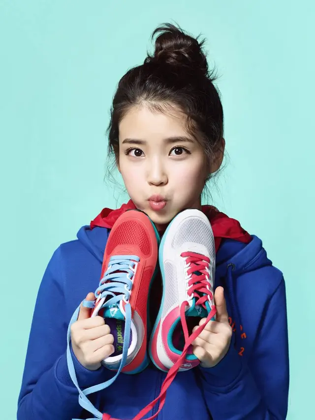 [Bintang] Dulu dan Kini: Lebih Tirus, IU Makin Kelihatan Imut di Usia yang Matang