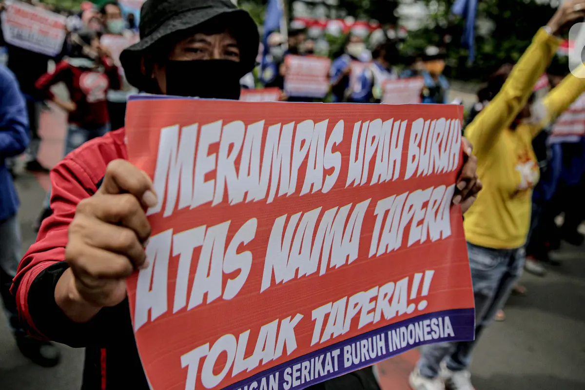 Demo Tolak Omnibus Law di Gerbang Pemuda