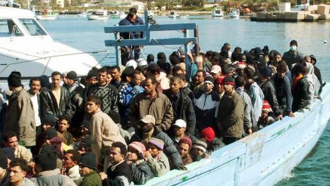 Kapal imigran gelap terbalik di Nusakambangan, 1 orang tewas