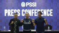 Konferensi pers pengenalan Indra Sjafri sebagai pelatih kepala Timnas Indonesia U-22 untuk SEA Games 2025 di Menara Mandiri, Jakarta, Senin (29/9/2025). (Bola.com/Abdul Aziz)