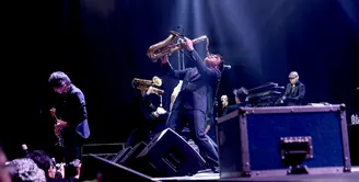 Band asal Jepang, Tokyo Ska Paradise Orchestra tampil diacara Java Jazz Festival 2016. (Andy Masela/Bintang.com)