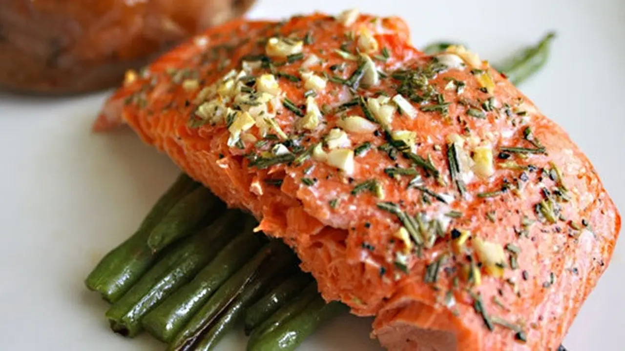 Lemak sehat ikan salmon bantu turunkan kolesterol jahat/copyright Shutterstock.com