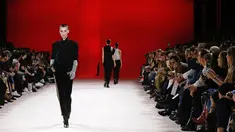 Di usianya yang masih 23 tahun, Bella Hadid sukses menjadi salah satu supermodel yang kariernya bersinar selama bertahun-tahun terakhir. (Liputan6.com/IG/bellahadid)