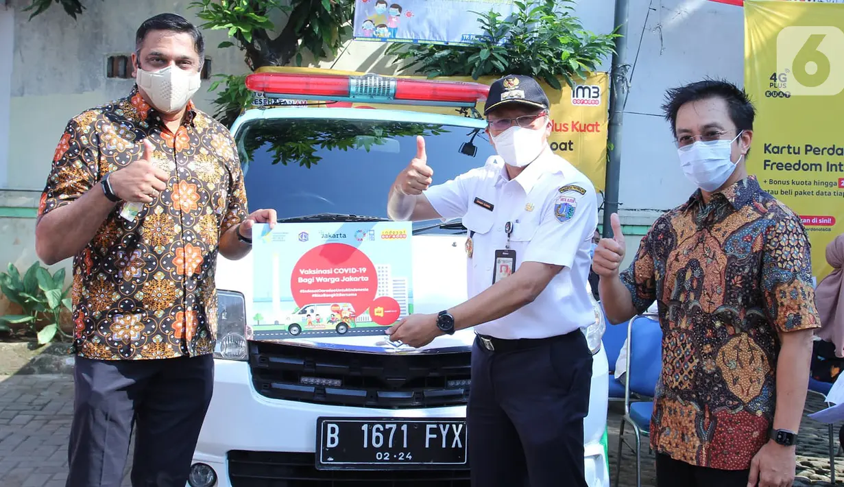 Mobil Klinik yang telah dilengkapi dengan tiga tim medis akan membantu Pemerintah Provinsi DKI Jakarta dan warga yang akan vaksin di Kantor Kelurahan Kebon Melati dan TK Al-Irsyad. (Liputan6.com/HO/Indosat)