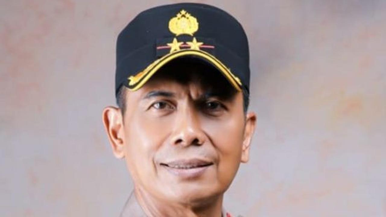 Jenderal bintang tiga ini dikenal memiliki tubuh tinggi dan kekar. Karena proporsi tubuhnya itu, ia mendapat julukan sebagai 'Rudy Gajah'
