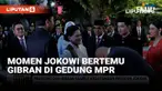 Prabowo Subianto, Gibran dan sejumah pejabat negera menyambut Presiden Joko Widodo yang tiba di gedung MPR RI. Presiden Jokowi datang bersama Ibu Negara untuk menghadiri acara pelantikan Preseden dan Wakil Presiden Periode 2024 -2029.