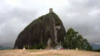 Serunya Melihat Alam Kolombia dari Puncak The Rock of Guatapé