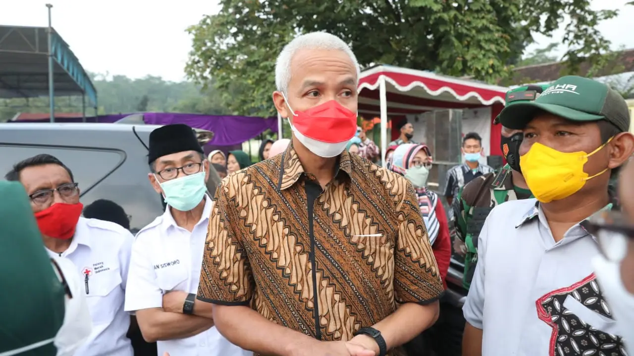 Foto Gubernur Jawa tengah Ganjar Pranowo