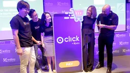Jajaran Co-founder dan Head Kredivo berbincang dalam acara peluncuran Zero-click checkout di Jakarta, Selasa (20/8/2019). Zero-click merupakan sebuah inovasi Kredivo yang memastikan pengalaman berbelanja lebih cepat dan sederhana yang dioptimalisasi melalui mobile phone. (Liputan6.com/HO/Ading)