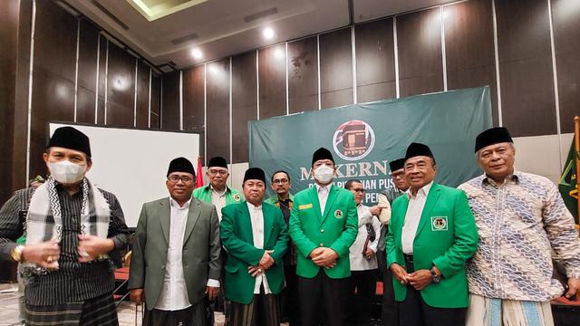 Muhamad Mardiono (ketiga dari kanan) ditunjuk sebagai pelaksana tugas (Plt) Ketua Umum Partai Persatuan Pembangunan (PPP) menggantikan Suharso Monoarfa (Istimewa)