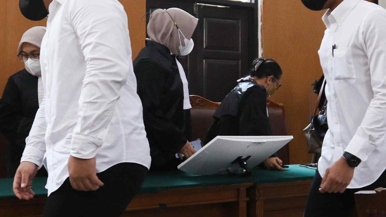 Terdakwa kasus penganiayaan David Ozora, Mario Dandy dan Shane Lukas, meninggalkan ruang sidang usai menjalani sidang tuntutan di Pengadilan Negeri Jakarta Seltan, Jakarta, Kamis (10/08/2023).