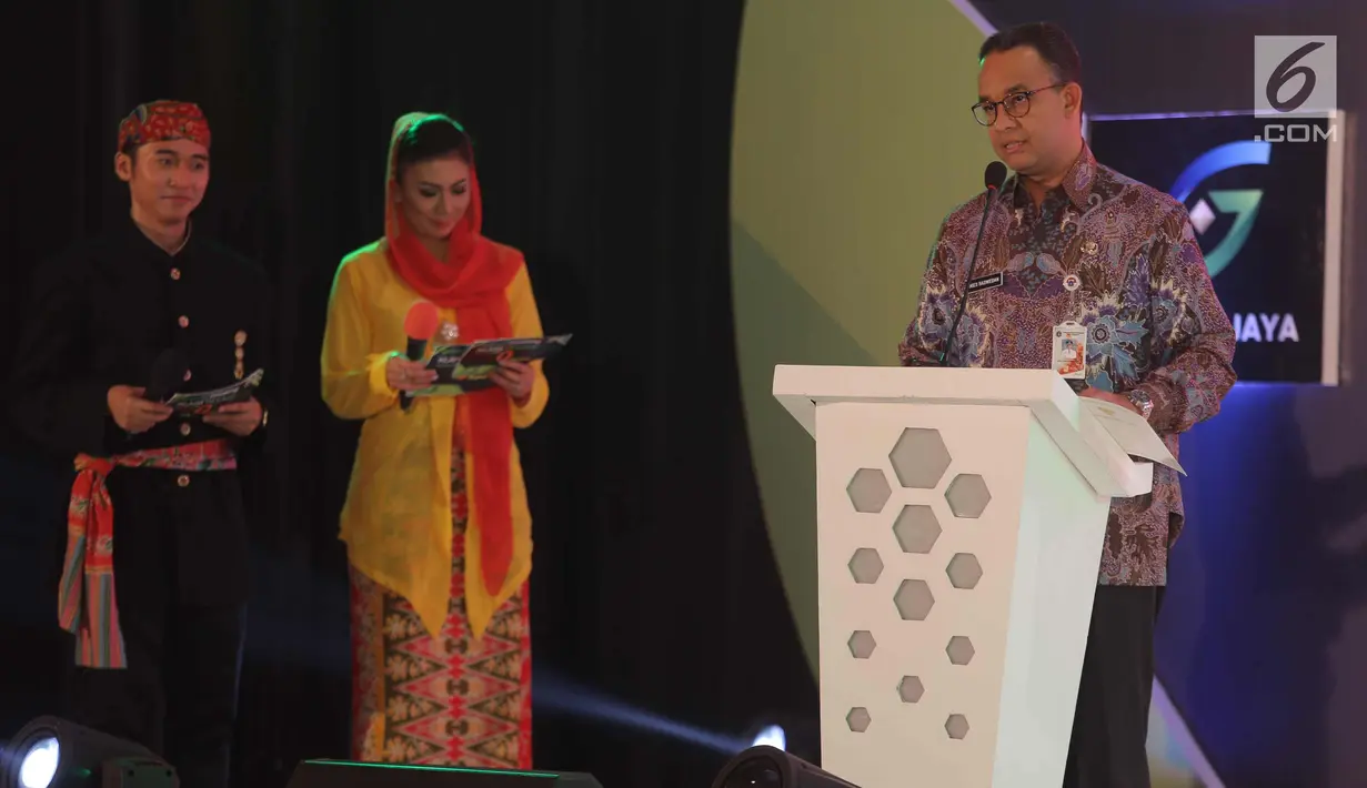 Gubernur DKI Jakarta Anies Baswedan memberi sambutan saat peletakan batu pertama atau ground breaking, Jakarta, Kamis (18/1). 513 unit merupakan tipe 36 dengan harga jual sekitar Rp 320 juta. (Liputan6.com/Pool/Budi)