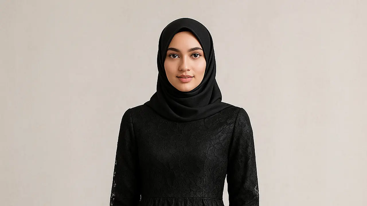 Gamis Brokat Hitam Berlapis Tile
