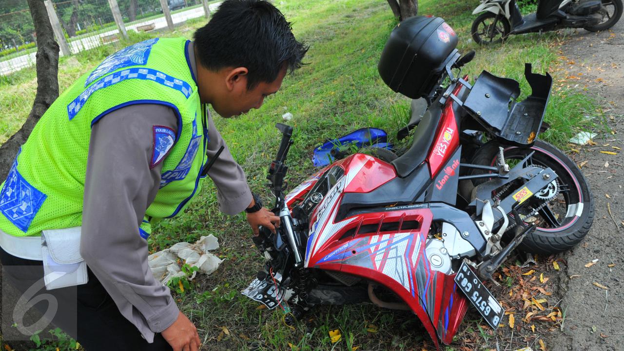 20160310-Kondisi Mobil Anak Rano Karno yang Terlibat Kecelakaan di Soetta-Tangerang