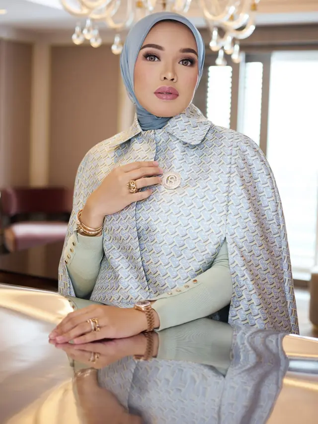 Buttonscarves Beauty