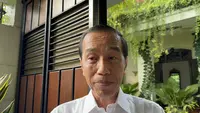 Presiden ke-7 RI Jokowi di kediaman pribadinya di Solo.(pendapatsaya.com/Fajar Abrori)