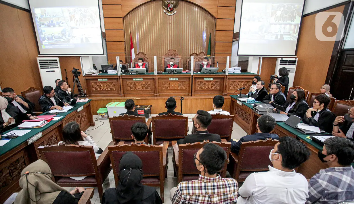 Suasana sidang lanjutan dengan terdakwa kasus pembunuhan Brigadir Yosua Hutabarat atau Brigadir J, Ferdy Sambo dan Putri Candrawathi di PN Jakarta Selatan, Jakarta, Selasa (22/11/2022). Pada sidang kali ini, Putri Candrawathi mengikuti persidangan secara virtual lantaran terpapar virus corona Covid-19.  (Liputan6.com/Faizal Fanani)