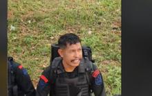 Momen Kocak Anggota Brimob Ngamuk saat Kumisnya Mau Dicabut Oleh Temannya