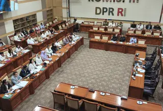 Komisi III DPR melayangkan kritik terhadap jaksa  yang menganggap masukan dari publik dan DPR sebagai bentuk intervensi atas tuntutan hukuman mati ABK Fandi. (Foto: Merdeka.com)