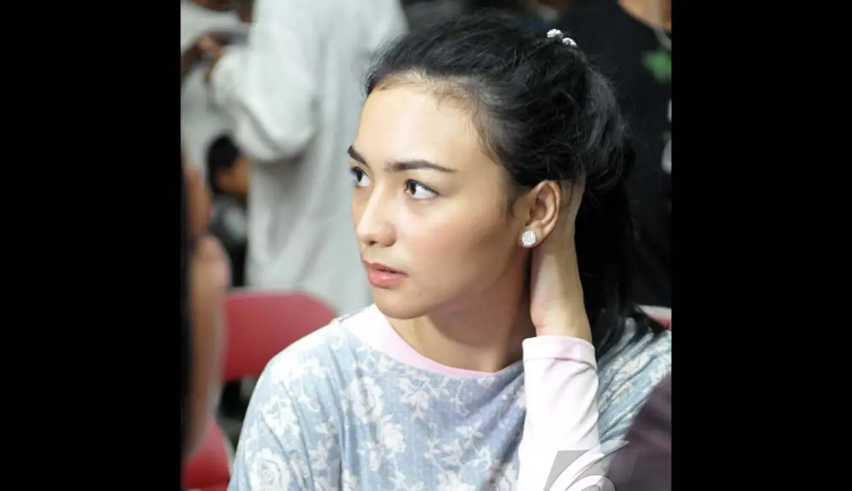 Konon, usai lebaran nanti, Ali Syakieb akan melamar pujaan hatinya. Sayangnya, saat dikonfirmasi kepada Citra, mimik wajahnya langsung berubah (Liputan6.com/Panji Diksana)