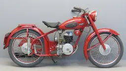 Sparta Villiers besutan tahun 1950 menjadi salah satu motor 50an dengan desain ciamik. Motor ini menggunakan mesin berkapasitas 148cc hingga 200cc. Di eranya, motor ini digunakan untuk tukang roti, tukang susu, pos, dan kegiatan sejenis lainnya. (Source: yesterdays.nl)