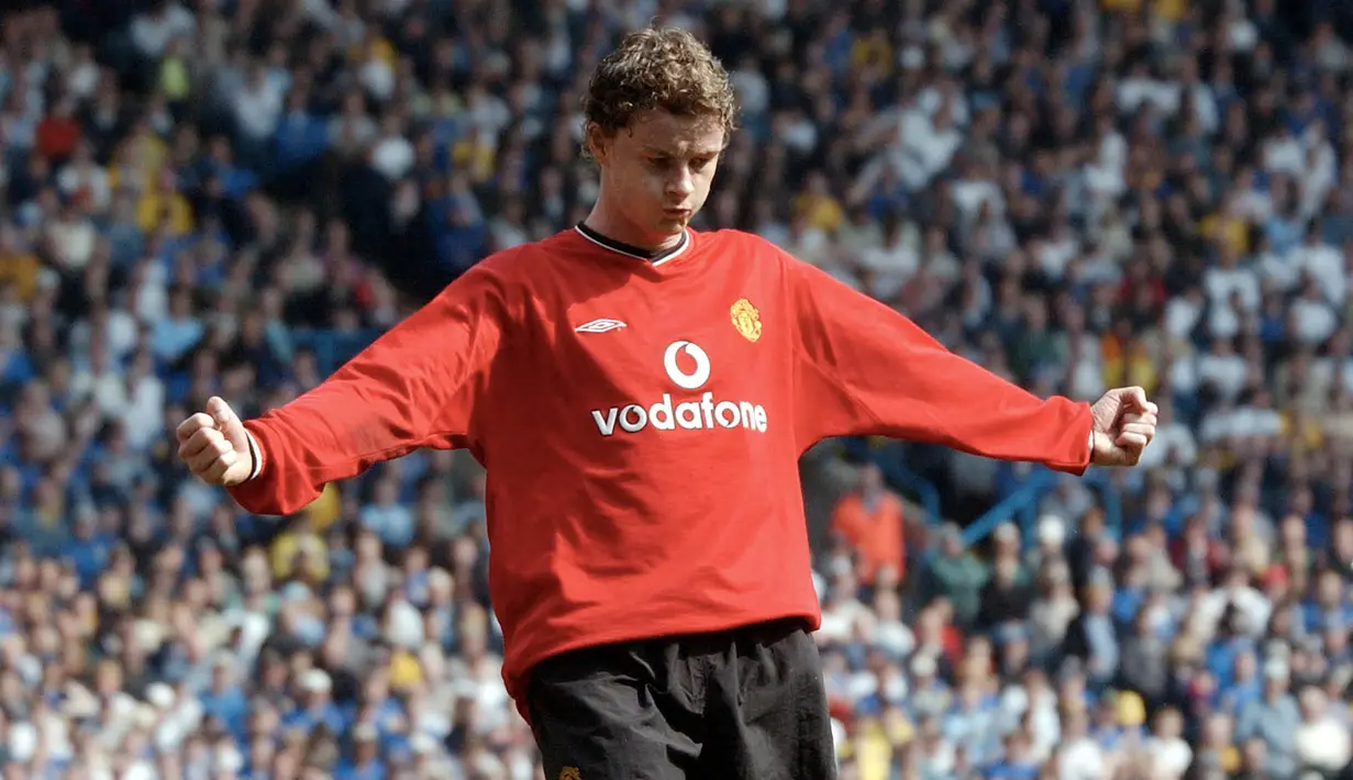 Ole Gunnar Solskjaer. Striker ini didatangkan Manchester United dari Molde pada awal musim 1996/1997 dengan nilai 1,5 juta pound. Selama 11 musim ia tampil 366 laga dengan torehan 126 gol dan 50 assist. Banyak gelar diraihnya, seperti 6 trofi Premier League dan 1 Liga Champions. (AFP/paul Barker)