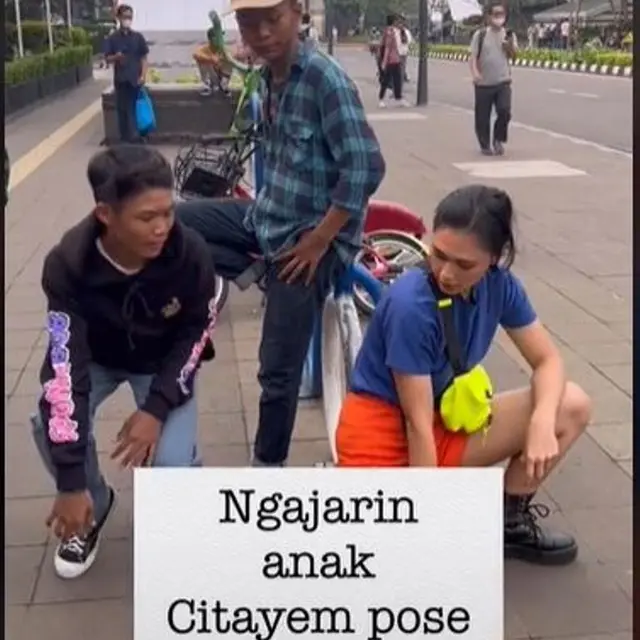 Model Vintha Devina Ajari Remaja Citayam Fashion Week Cara Berpose yang Baik