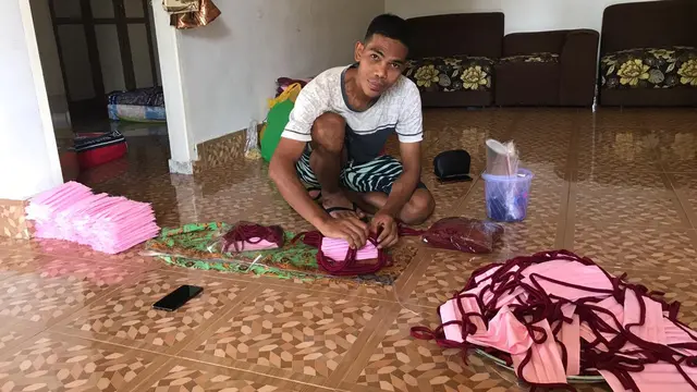Wabah Covid-19 Bikin Pedagang Baju di NTB Alih Profesi Jadi Perajin Masker