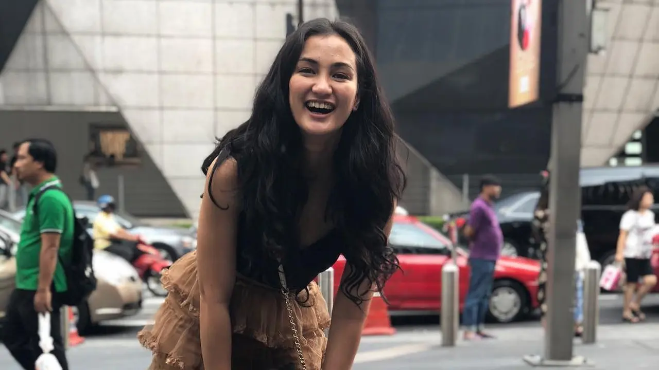 [Fimela] Atiqah Hasiholan