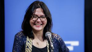 Tenaga Ahli Bidang Diplomasi dan Diaspora pada Kementerian Pemuda dan Olahraga, Ratu Tisha memberikan sambutan dalam acara pelepasan menuju Gothia Cup 2025 di Ruang Teater Kemenpora RI, Jakarta, Jumat (11/07/2025). (Bola.com/Bagaskara Lazuardi)