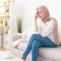 Ilustrasi muslimah sedih karena penyakit hati/copyright shutterstock.com/PR Image Factory