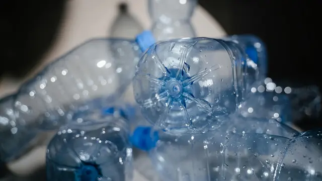 Mengurangi Penggunaan Plastik Sekali Pakai