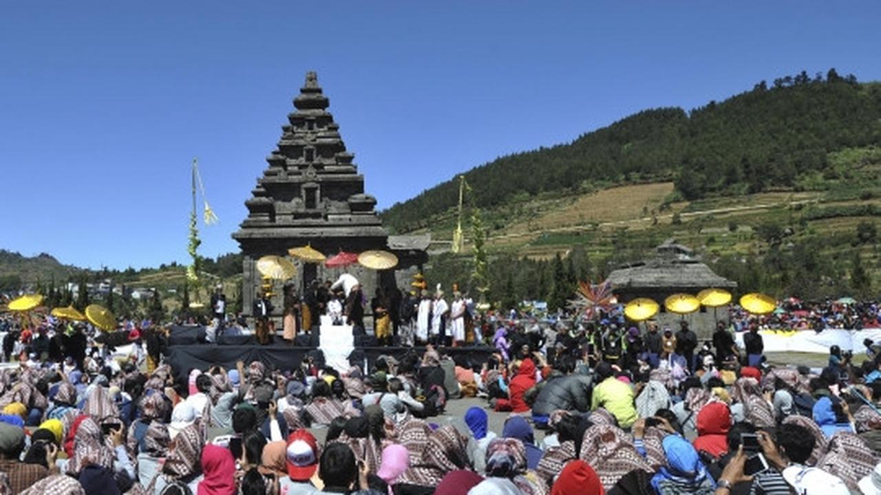 Ritual potong rambut anak gimbal ramaikan Dieng Culture Festival