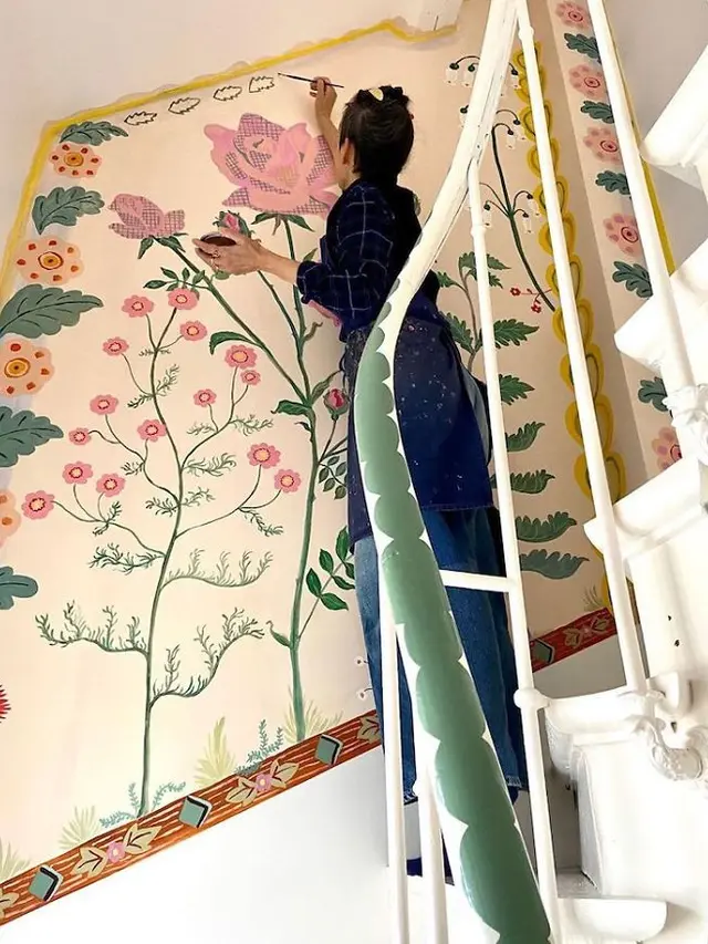 seniman lukis isi rumah
