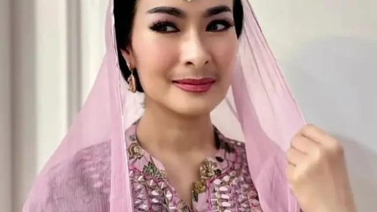 Iis Dahlia<br>