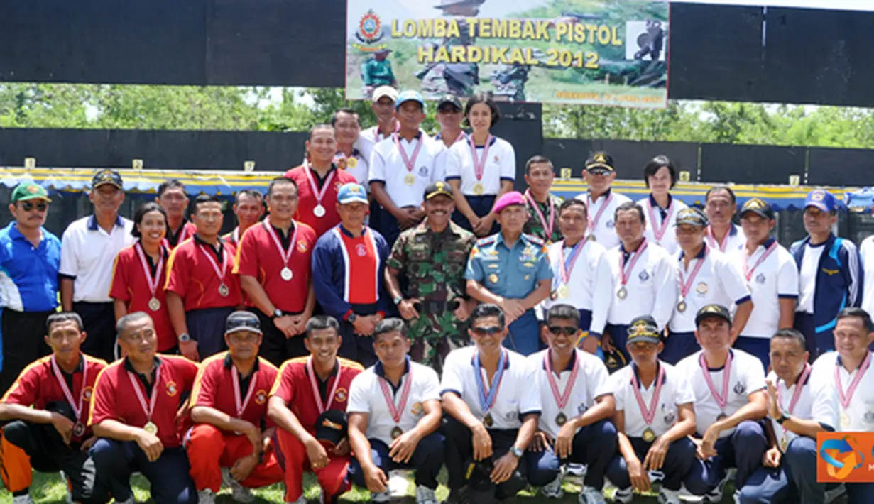 Citizen6, Surabaya: Tiap tim terdiri dari 10 orang petembak dengan menggunakan pistol berkaliber 9 milimeter. Adapun senjata yang digunakan adalah pistol jenis Sig Sauer, Tanfoglio dan Glock 2 (G2). (Pengirim: Penkobangdikal)