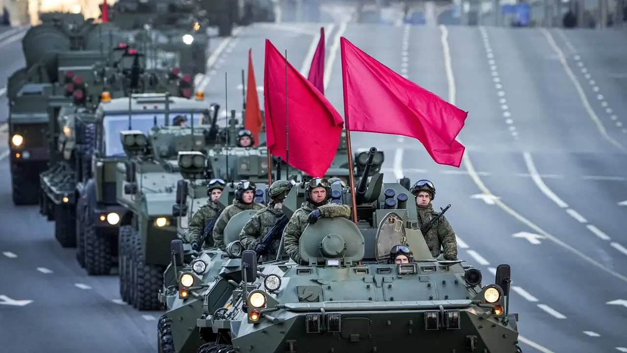 Menyaksikan Latihan Parade Militer Hari Kemenangan Perang Dunia II di Moskow