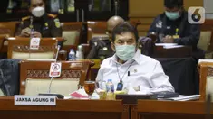 Jaksa Agung Burhanuddin saat Rapat Dengar Pendapat (RDP) bersama Komisi III DPR RI ,di Jakarta, Selasa (26/1/2021). Rapat juga membahas penanganan kasus-kasus yang menarik perhatian publik dan strategi peningkatan kualitas SDM. (Liputan6.com/Angga Yuniar)