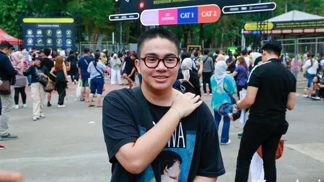 Umay Shahab Nonton Coldplay