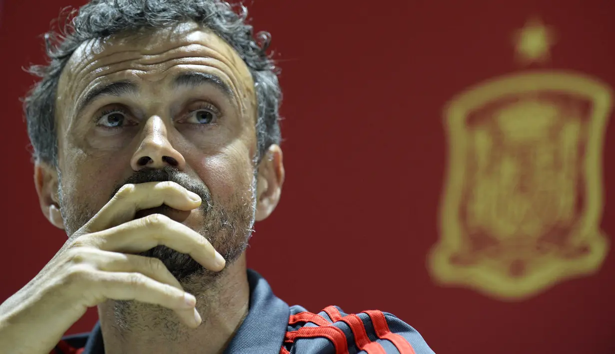 Pelatih Luis Enrique telah merilis daftar nama pemain yang akan memperkuat Timnas Spanyol di Kualifikasi Piala Dunia 2022. Mengejutkannya, ada beberapa pemain top yang tidak masuk ke dalam rencananya tersebut. Berikut ulasannya. (AFP/Cristina Quicler)