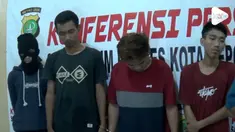 Polisi tangkap gangster di bawah umur yang meresahkan warga Depok. Dalam dua hari mereka membacok empat orang saat merampas sepeda motor korban.