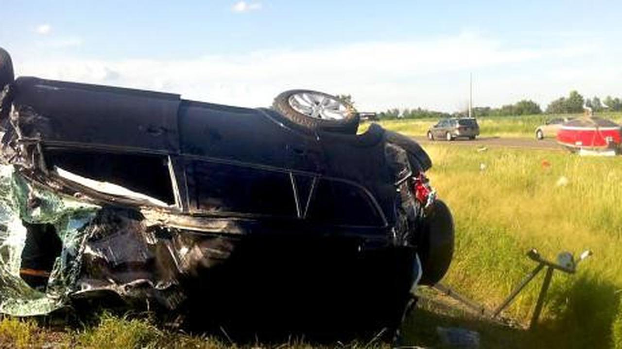  Avanza terbalik di Tol Jagorawi, satu orang tewas