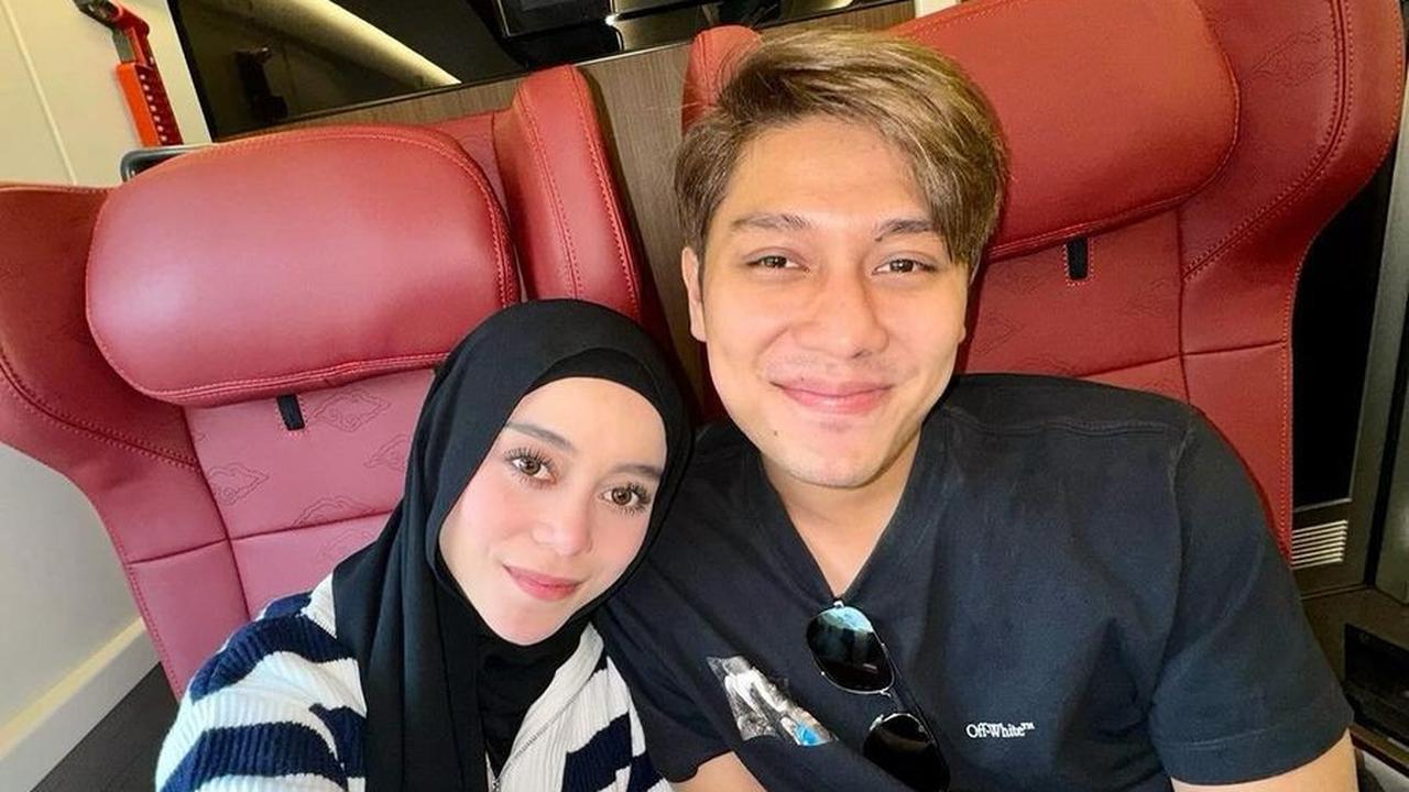 "Kalau untuk itu saya sudah mempercayakan ke arsitek teman saya, dia ngerti. Secara general sih kita penginnya sesuatu yang modern. Target pasar kita bule, jadi kita menyesuaikan kebutuhan orang bule," tuturnya.