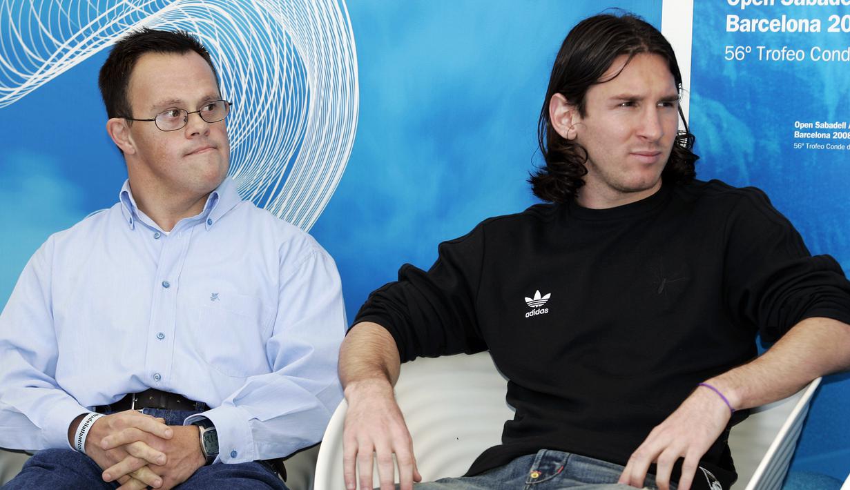 1. Lionel Messi - Menjadi duta besar UNICEF, Messiah mendirikan yayasan kemanusiaan yang bernama Le Messi Foundation. Fokus dari yayasan ini adalah ingin menolong anak-anak yang berkebutuhan khusus dan tidak mampu. (AFP/Josep Lago)